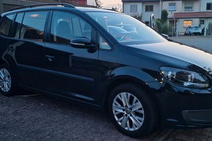 VW Touran 150.900 km 8.550 € RÜSSELSHEIM 65428