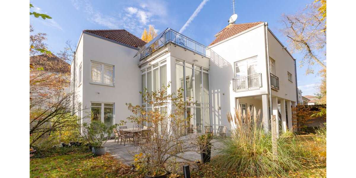 Haus zum Kaufen in Darmstadt 1.689.000 € 356.9 m² 7 zimmer