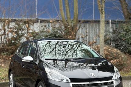 Peugeot 208 161.000 km 5.890 &euro; Frankfurt am Main 65936