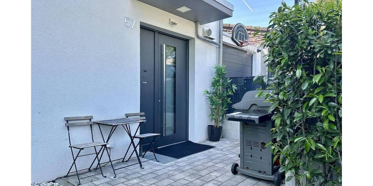 Luxuriöse Doppelhaushälfte mit exklusiver Ausstattung und Garage - OF-Buchrainviertel! 7 zimmer