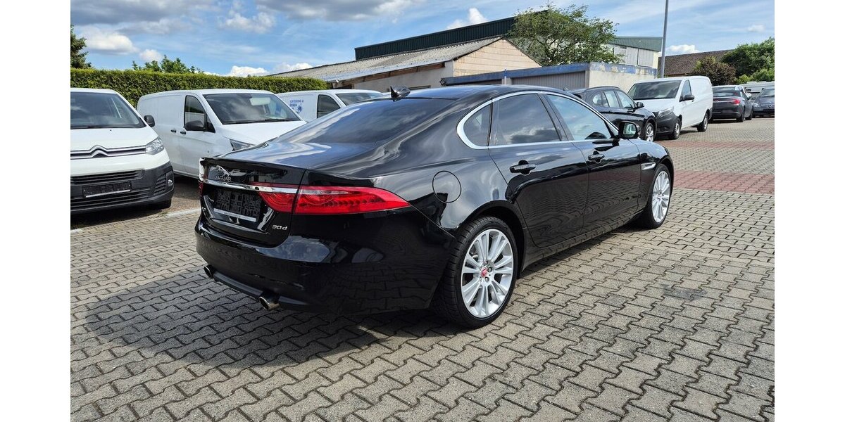 Jaguar XF Prestige Leder, GSHD, Navigation, Rückfahrkamer 104.922 km 21.690 &euro; Rodgau 63110