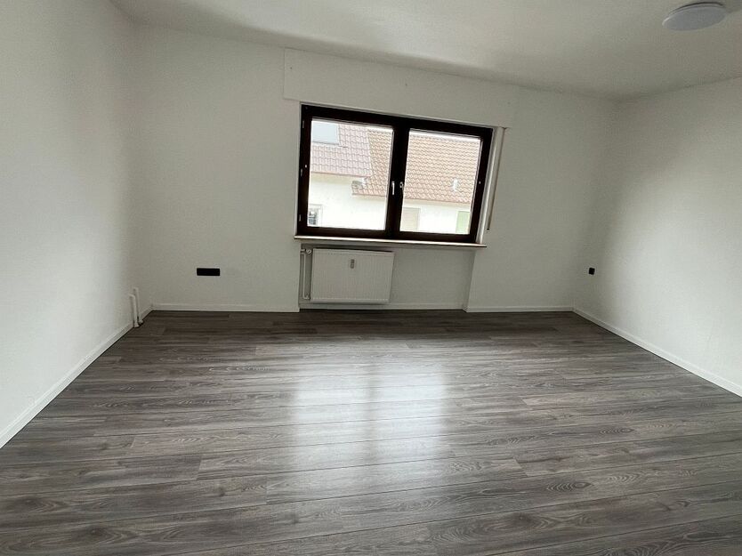 Großzügiges Anwesen mit vielseitigen Nutzungsmöglichkeiten im Herzen von Erzhausen zimmer