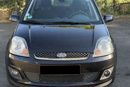 Ford Fiesta 126.000 km 2.300 &euro; Dietzenbach 63128