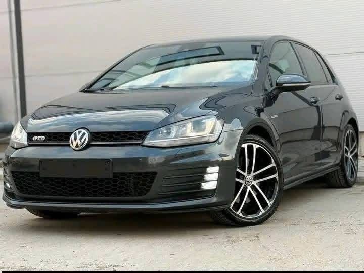 VW Golf 226.000 km 5.500 &euro; offenbach 63069