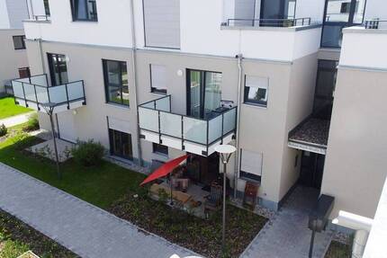 4-Zimmer mit Penthouse-Feeling, Dachterrasse, optional mit EBK, Duschbad, Gäste WC, Aufzug Keller