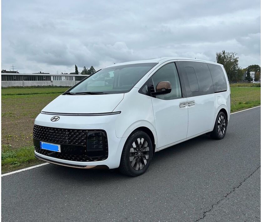 Hyundai STARIA 44.600 km 37.490 € Mörfelden-Walldorf 64546
