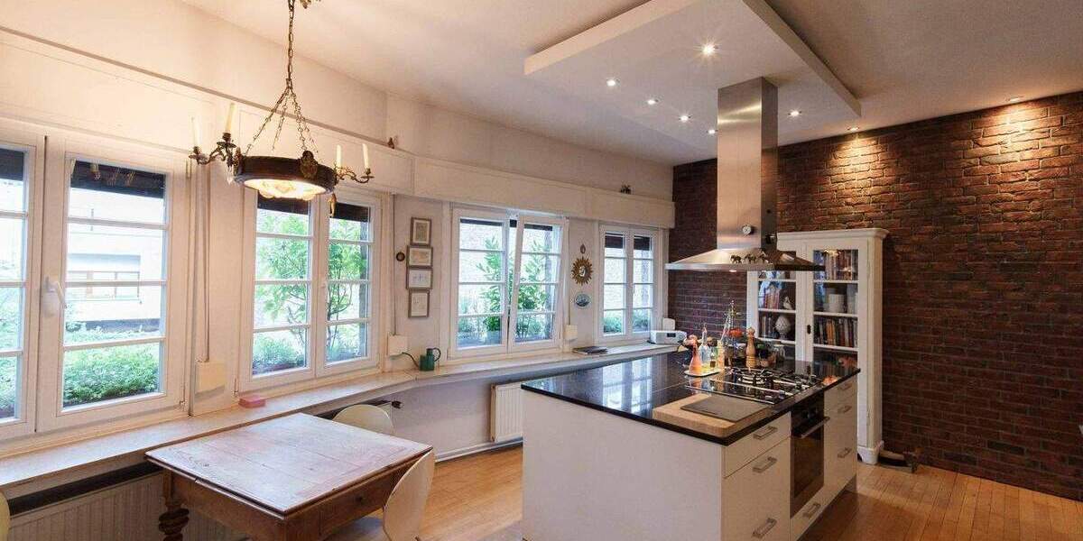 Repräsentative Büro- oder Praxisfläche mit Wintergarten, Dachterrasse und grünem Innenhof - in unmittelbarer Nähe zum Wilhelmsplatz. 3 zimmer