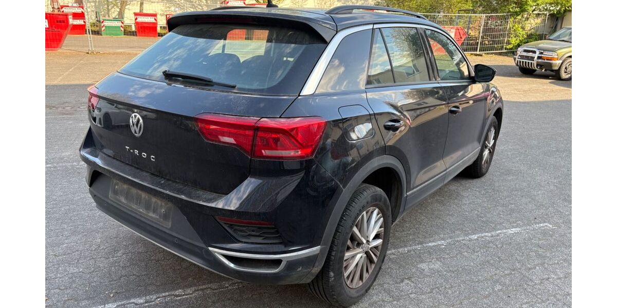 VW T-Roc 158.551 km 14.518 &euro; Hofheim am Taunus 65719
