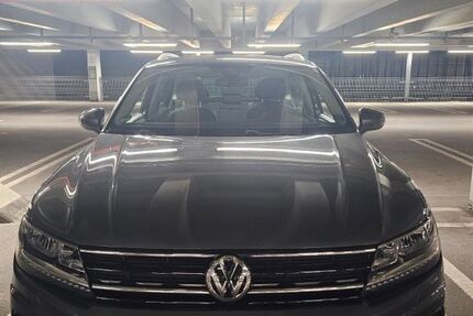 VW Tiguan 84.000 km 23.700 &euro; Frankfurt am Main 60386