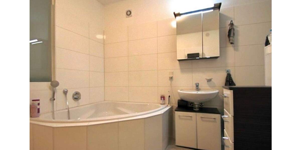 Etagenwohnung Heppenheim Wald-Erlenbach - 3 Zimmer, 125 m&sup2;, 1.350&euro; | Angebot:25536265