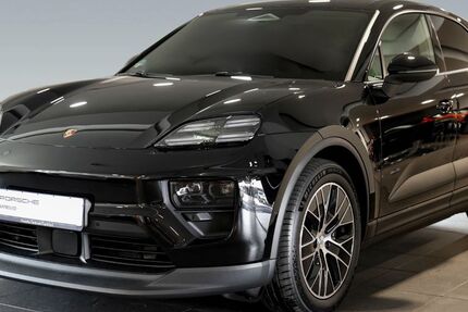 Porsche Macan 9.900 km 86.980 &euro; Frankfurt 60314