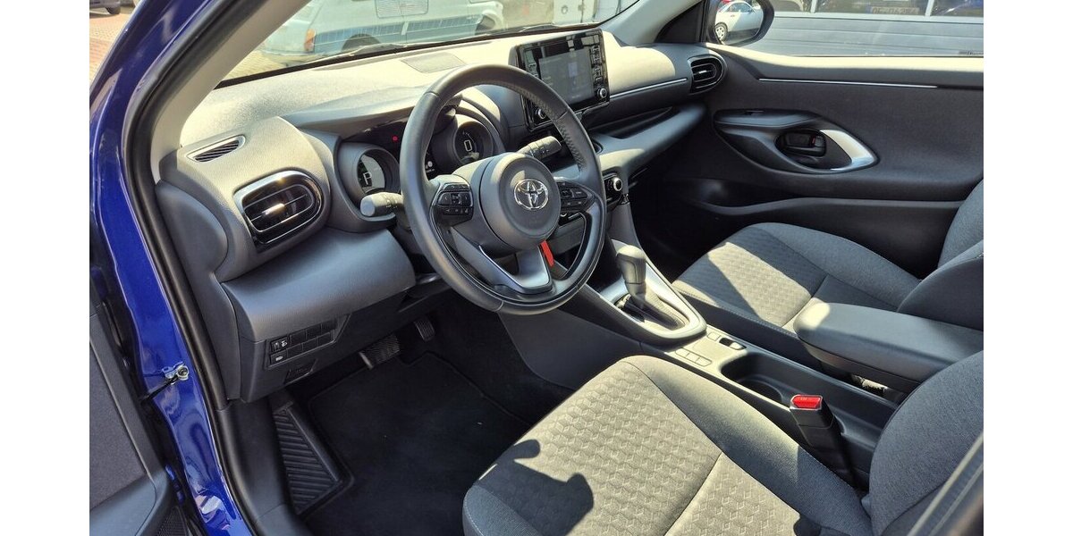 Toyota Yaris Hybrid Team D, Navi,Kamera, SmartDevice, Kli 73.500 km 16.890 &euro; Rodgau 63110