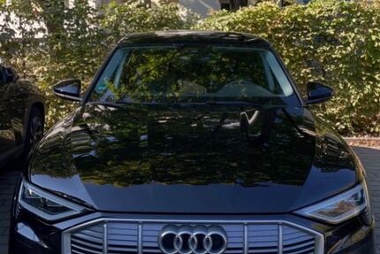 Audi e-tron 65.000 km 27.200 &euro; Frankfurt am Main 60435