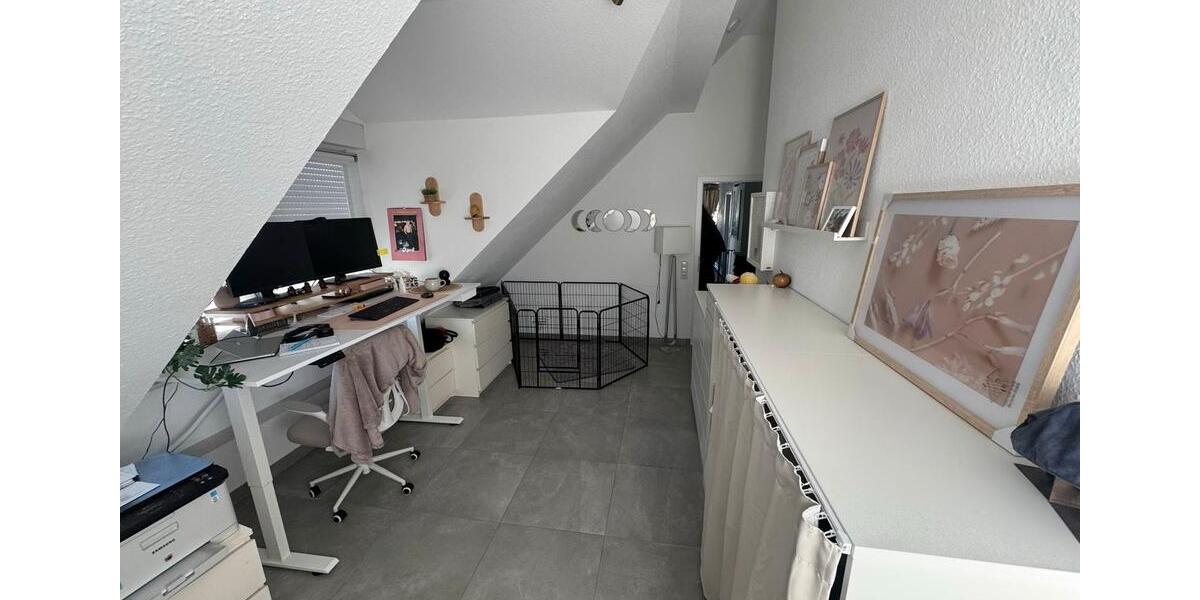 Dachgeschoßwohnung Darmstadt Bessungen - 3 Zimmer, 89 m&sup2;, 1.350&euro; | Angebot:26393167