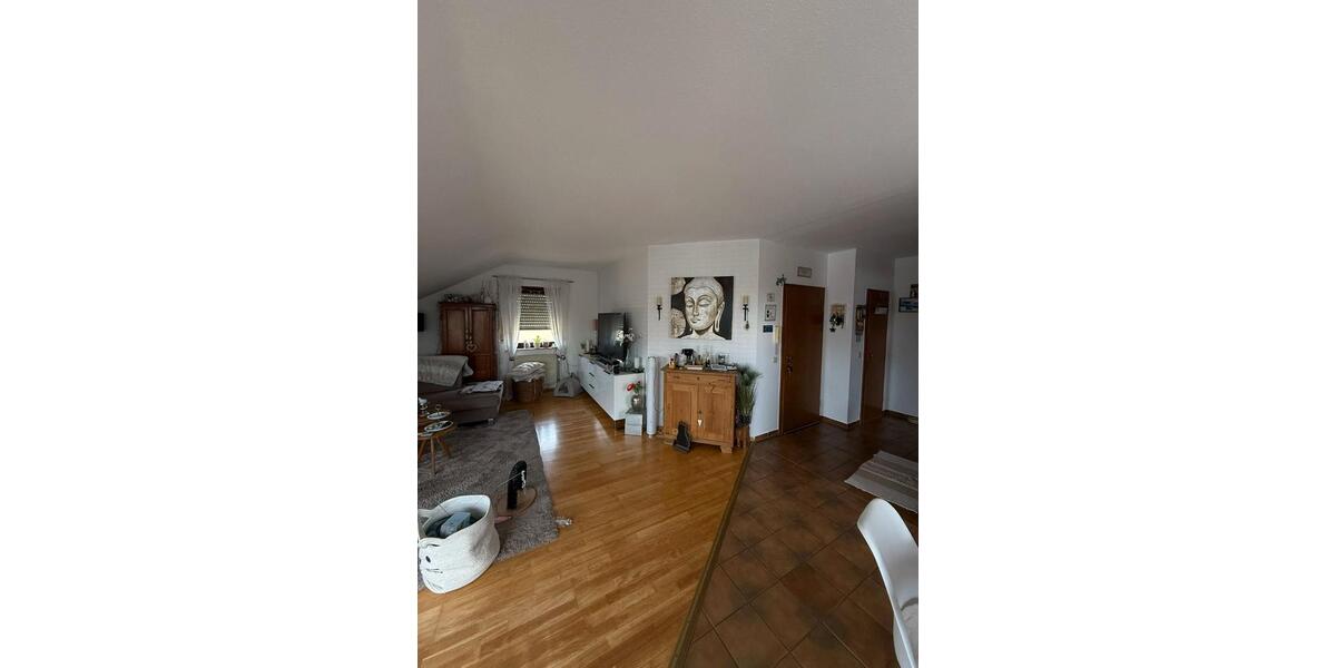 Dachgeschoßwohnung Stockstadt am Rhein - 3 Zimmer, 92 m&sup2;, 1.270&euro; | Angebot:26670903