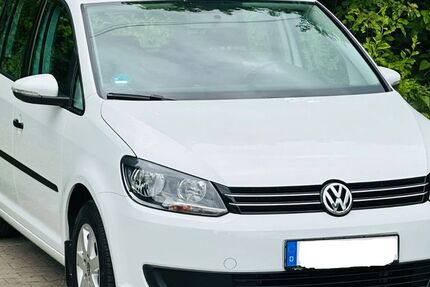 VW Touran 136.000 km 7.999 &euro; Kriftel 65830