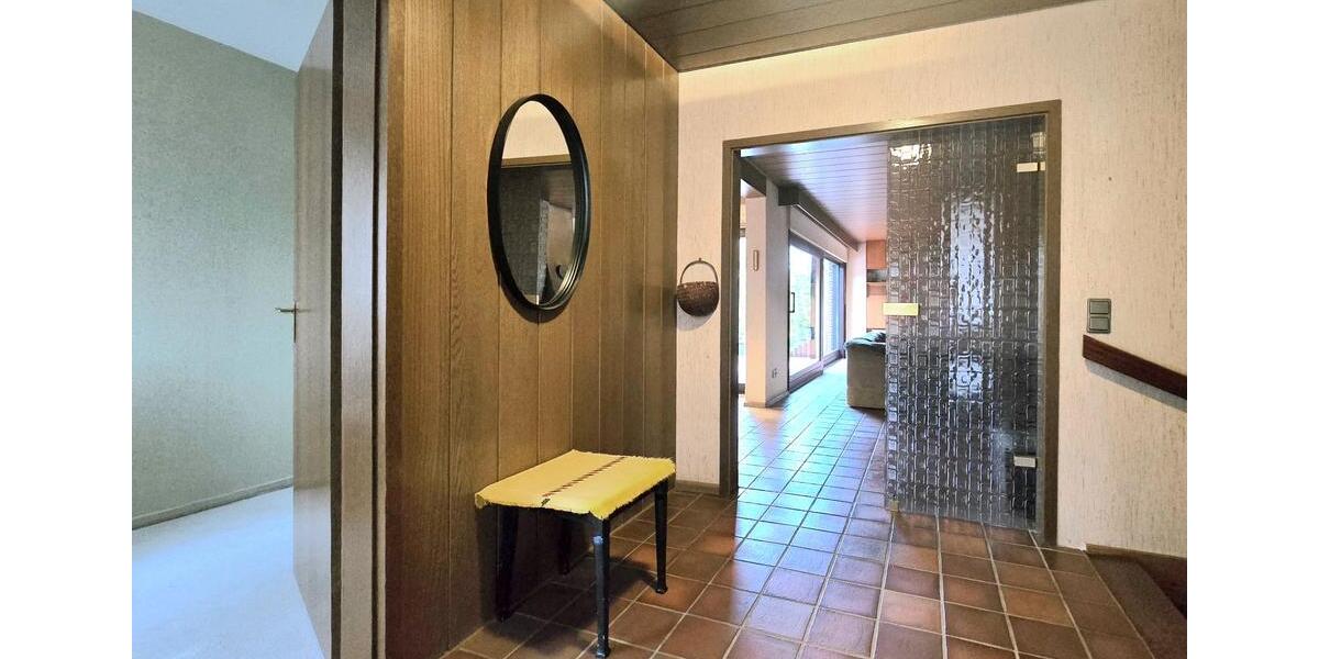 Einfamilienhaus Hochheim am Main - 12 Zimmer, 263 m&sup2;, 850.000&euro; | Angebot:26581793