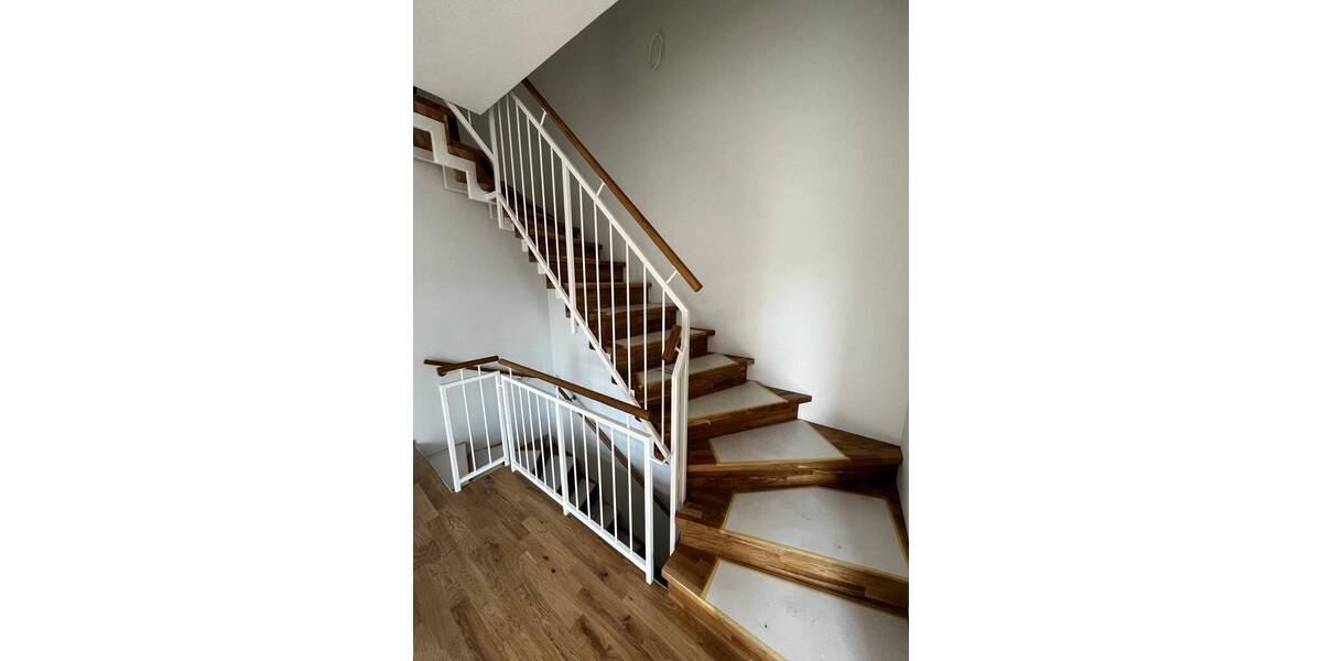 Doppelhaushälfte Mainz Weisenau - 6 Zimmer, 159 m&sup2;, 2.500&euro; | Angebot:25683725