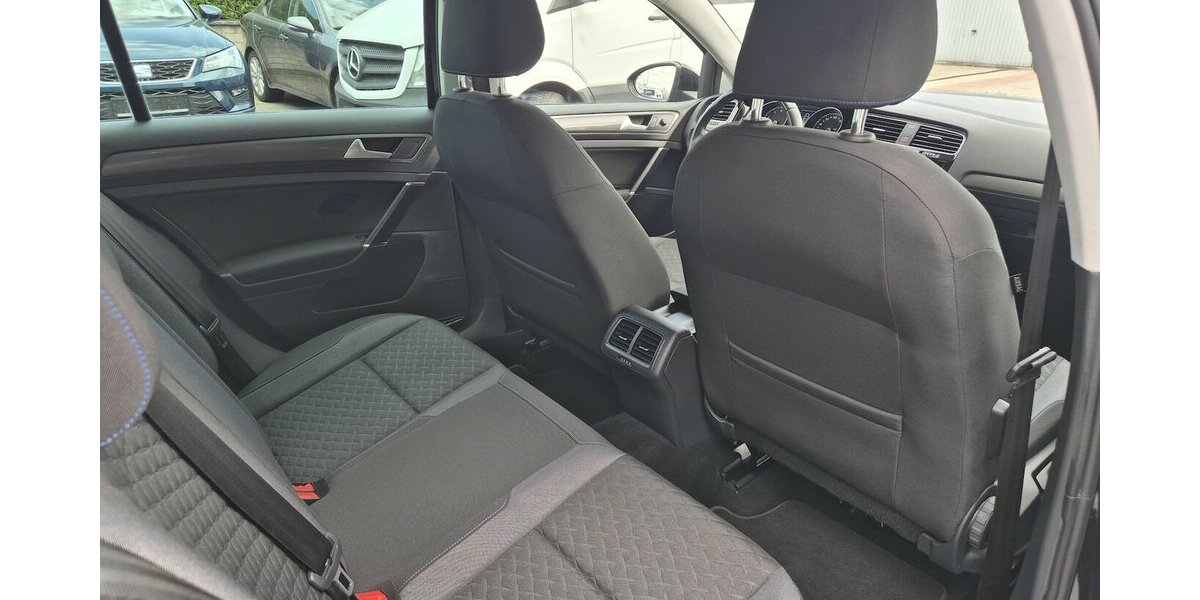 VW Golf Join, R-Line, Navi, LED, Klima, Sitzheizung, 136.200 km 15.890 &euro; Rodgau 63110
