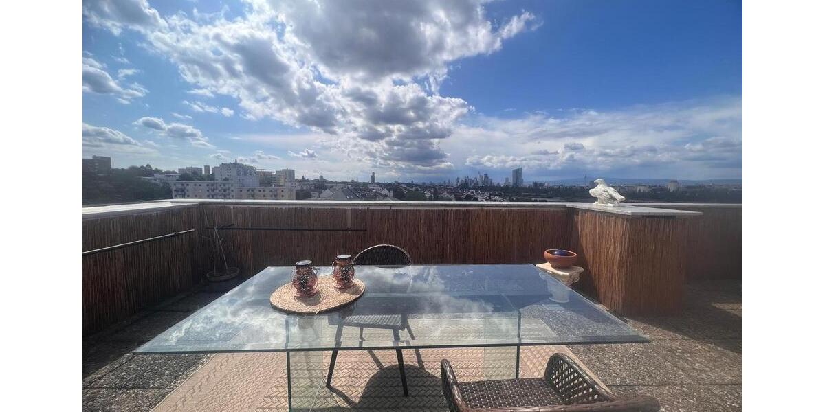 Penthouse mit atemberaubenden Skyline-Blick und Dachterrasse 3 zimmer