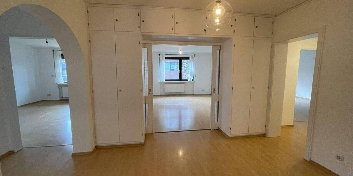 Etagenwohnung Frankfurt am Main Westend-Süd - 4 Zimmer, 120 m&sup2;, 1.990&euro; | Angebot:26903717