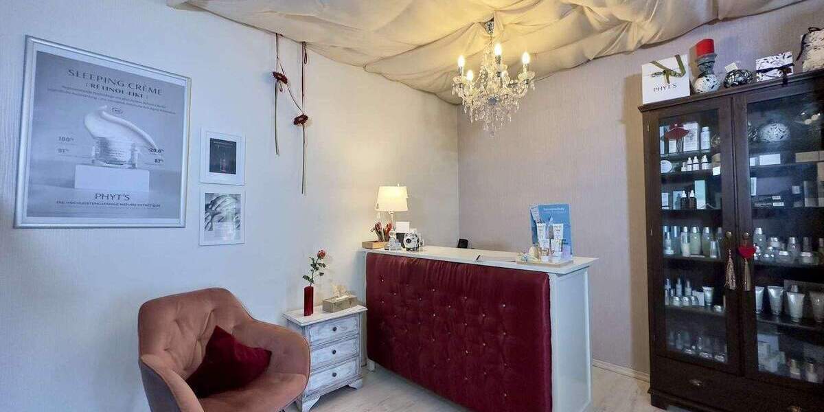 ?? Frankfurt-Goldstein: Gepflegtes 2-Familienhaus mit Garten, Garagen & Bonus zimmer