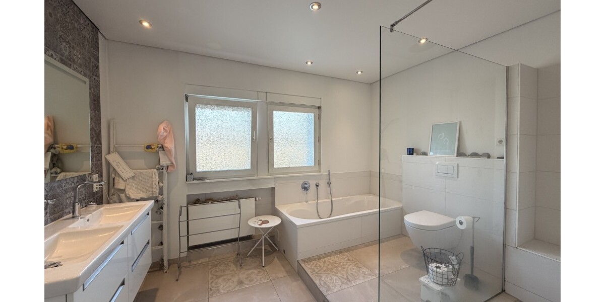 *Ehemals Unternehmervilla...jetzt Ihr neues Zuhause - TOP gepflegtes Einfamilienhaus* - Einfamilienhaus Ginsheim-Gustavsburg Gustavsburg | Angebot:26563308