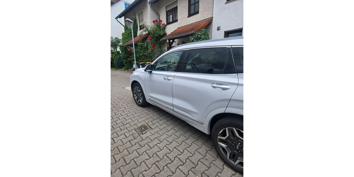 Hyundai SANTA FE 111.000 km 24.700 &euro; Frankfurt am Main 60598