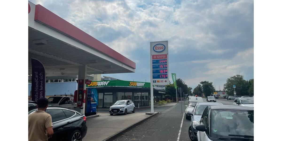 Mietfläche Abstellfläche Pkw Handel etc. zimmer