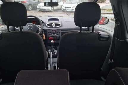 Renault Clio 178.000 km 2.100 € Frankfurt 60435