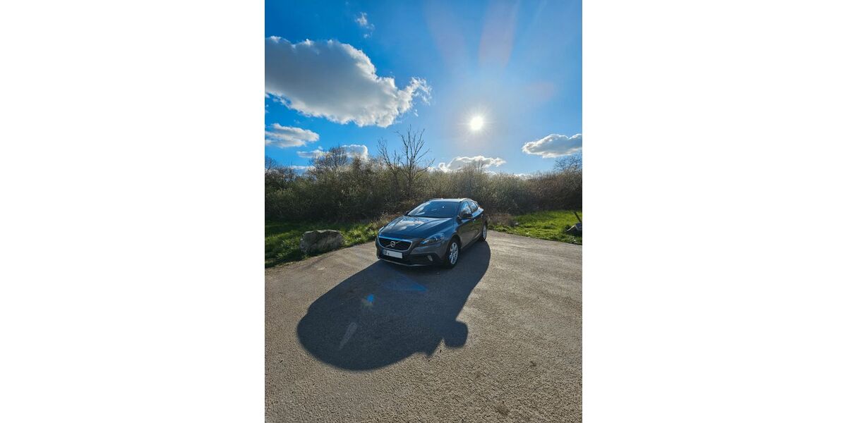 Volvo V40 Cross Country 199.436 km 13.499 &euro; Dietzenbach 63128
