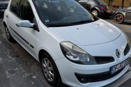 Renault Clio 246.000 km 2.250 &euro; Offenbach 63065