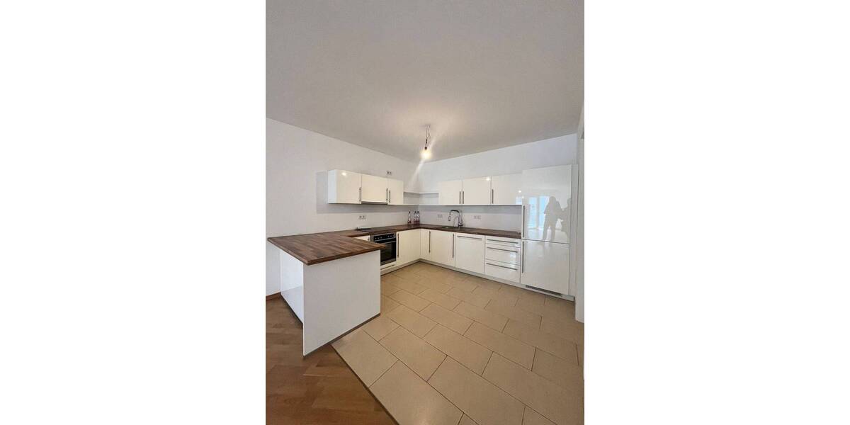 Etagenwohnung Frankfurt am Main Westend-Nord - 2 Zimmer, 82 m&sup2;, 1.539&euro; | Angebot:26393100