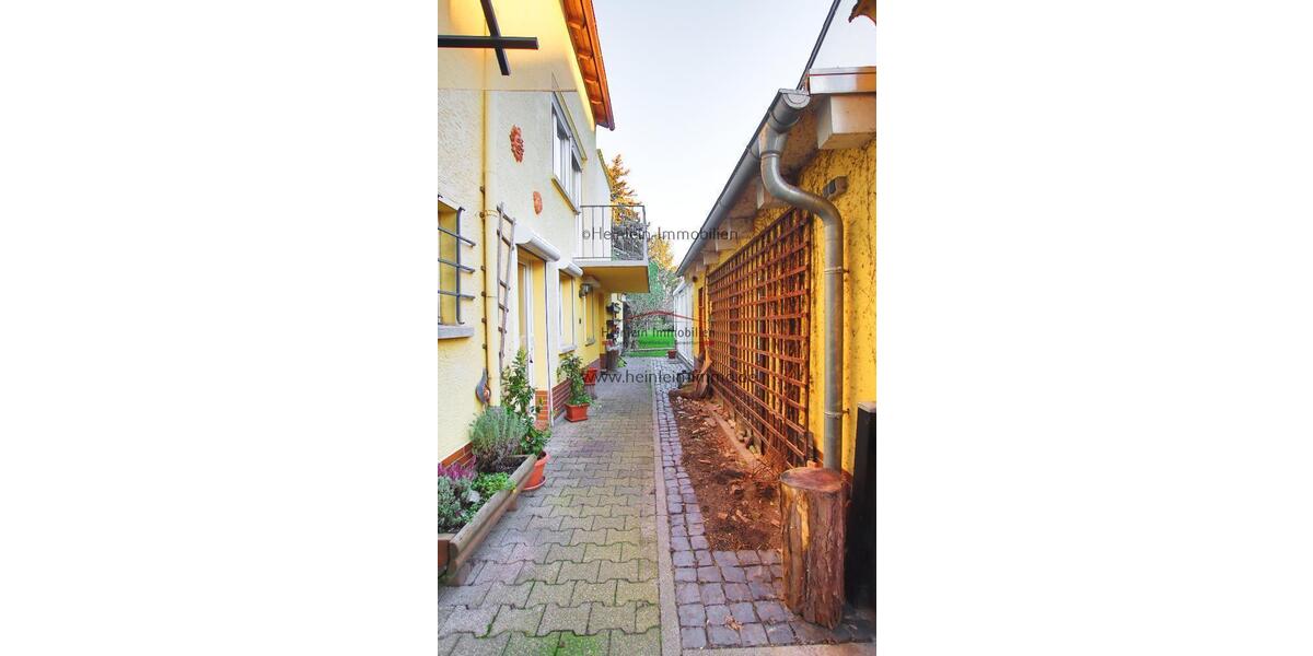 Einfamilienhaus# Stellplatz# Sauna# Winterg# Kaminofen# Hzg. aus 2016 & Solar# Griesheim Hofmannstr. - Einfamilienhaus Griesheim | Angebot:27013557
