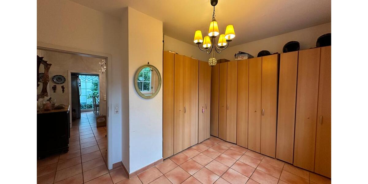 Etagenwohnung Offenbach am Main Buchrain - 8 Zimmer, 180 m&sup2;, 830.000&euro; | Angebot:24528023