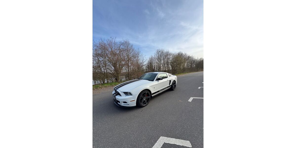 Ford Mustang 112.600 km 15.500 &euro; Mainflingen 63533