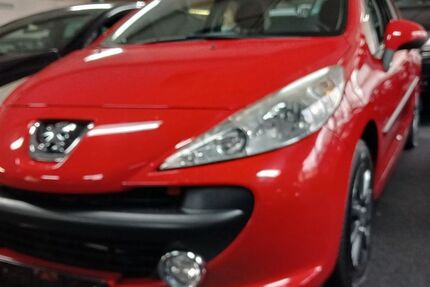 Peugeot 207 67.000 km 4.500 &euro; Rüsselsheim 65428