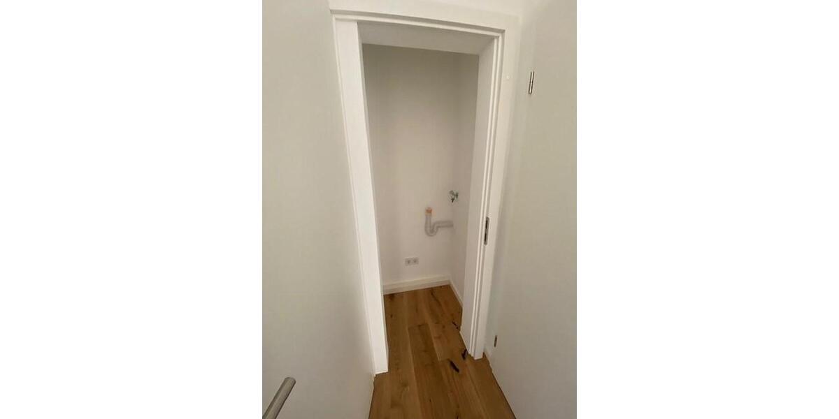 Etagenwohnung Offenbach am Main Hafen - 2 Zimmer, 55 m&sup2;, 1.300&euro; | Angebot:25309217