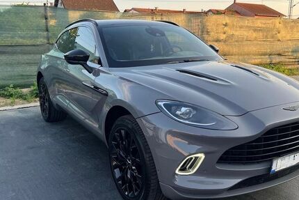 Aston Martin DBX