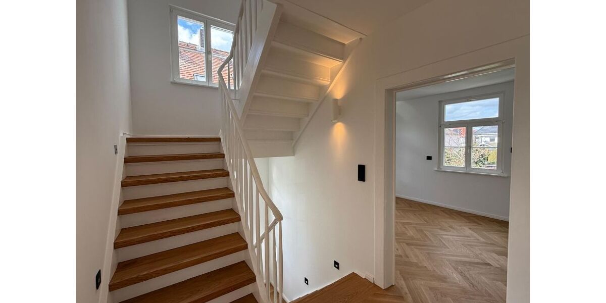 Mehrfamilienhaus oder für 1 Familie: Stilaltbau-Villa komplett-saniert mit Garten, Hof und Stall - Einfamilienhaus Pfungstadt | Angebot:26348399
