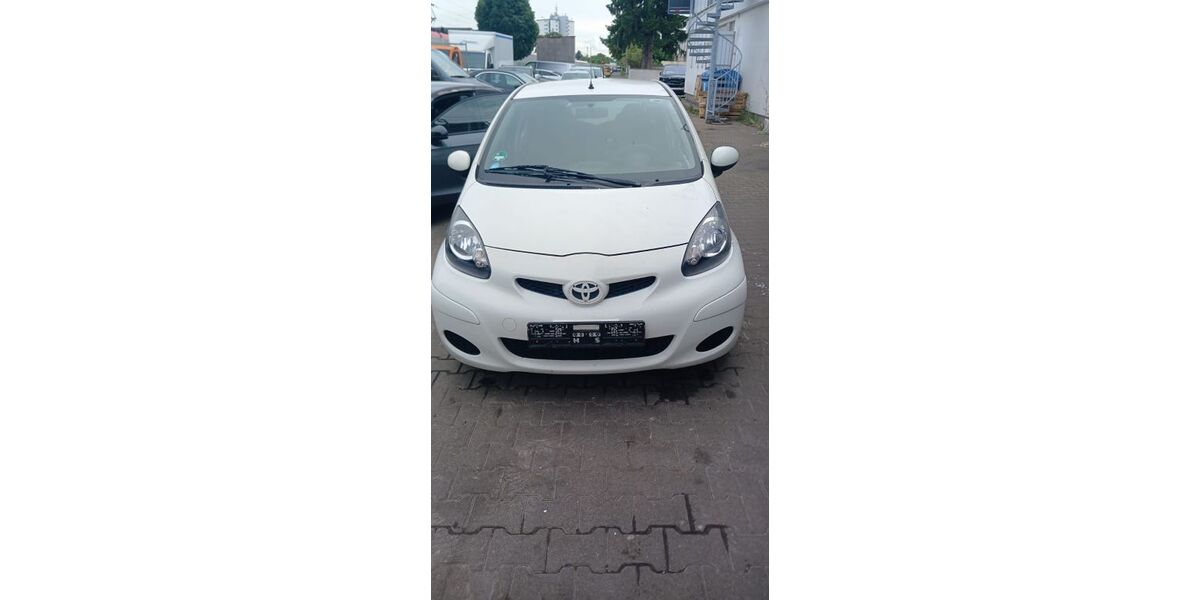 Toyota Aygo (X) 149.000 km 2.250 &euro; Rüsselsheim 65428