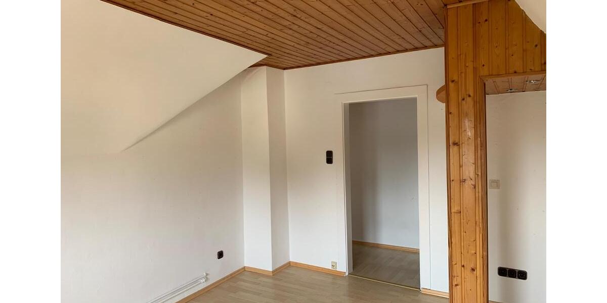 Dachgeschoßwohnung Frankfurt am Main Innenstadt 3 - 2 Zimmer, 40 m&sup2;, 450&euro; | Angebot:26425624