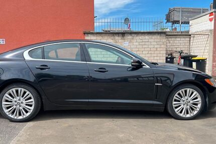 Jaguar XF 121.000 km 8.200 &euro; Frankfurt am Main 65933