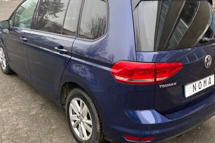 VW Touran 225.354 km 14.102 € Frankfurt am Main 60389
