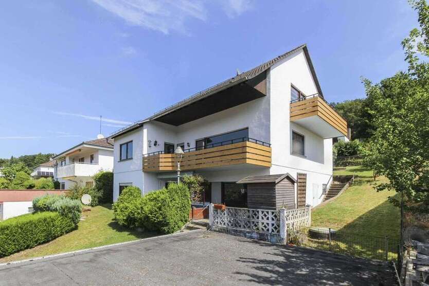 Haus zum Kaufen in Eppstein 649.000 € 327.22 m²