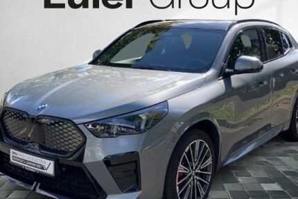 BMW iX2 2.646 km 53.980 &euro; Frankfurt 60314