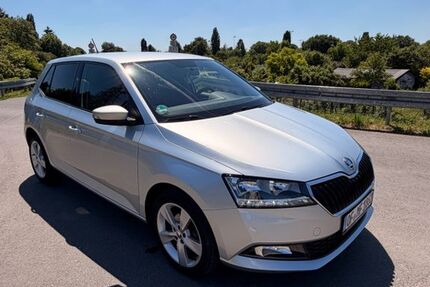 Skoda Fabia 74.400 km 9.590 &euro; Offenbach 63075