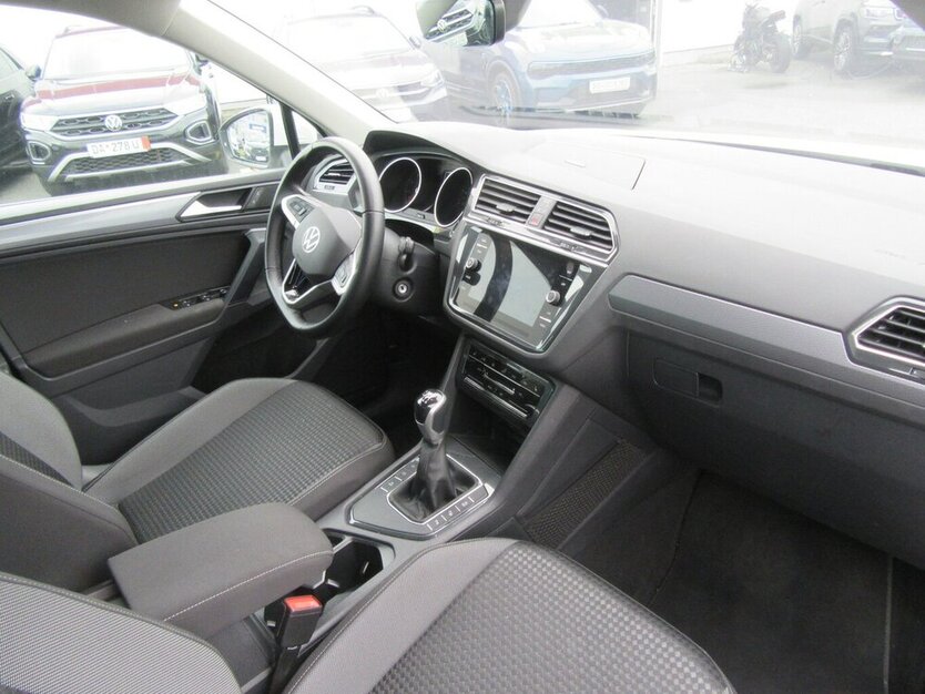 VW Tiguan Active 1.5, NAVI, LED 88.000 km 24.890 € Gernsheim 64579