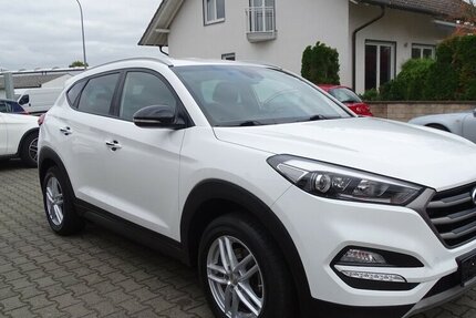 Hyundai Tucson blue Passion 2WD Klima, Navigation, Sitzhei 124.149 km 12.990 € Rodgau 63110