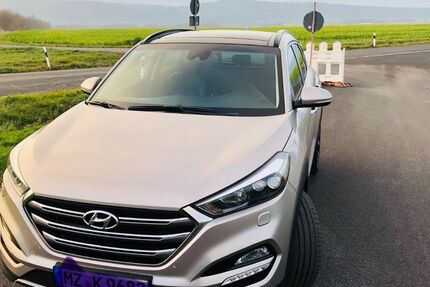 Hyundai TUCSON 89.000 km 15.900 &euro; Nackenheim 55299